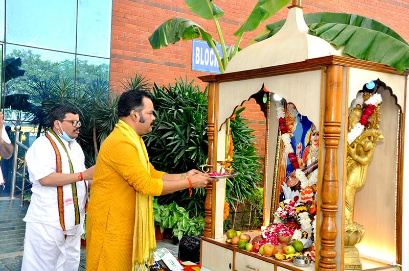 SRMIST, Delhi NCR Campus , Ghaziabad celebrates the auspicious occasion of victory of good over evil Dusshera and Saraswati Poojan on 25-10-2020 — Photo 1 of 3