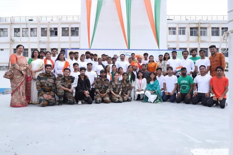 Independence Day Celebration at SRM IST Delhi NCR Campus Ghaziabad, UP on 15th August 2022 — Photo 4 of 5