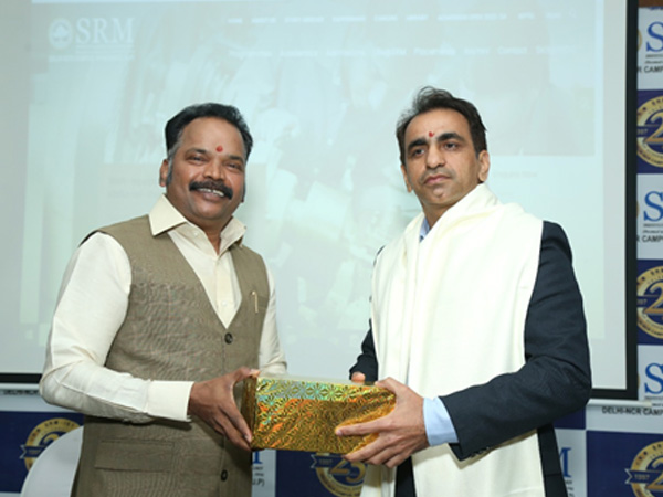 Signing and exchange of MoU — Photo 3 of 7