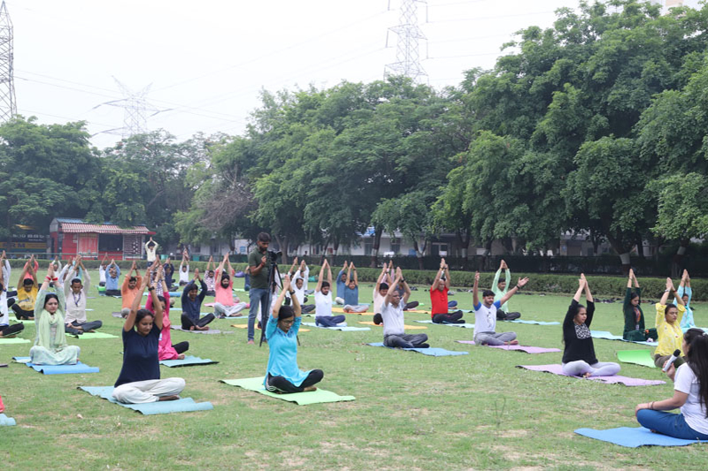 9th International Yoga Day — Photo 1 of 7